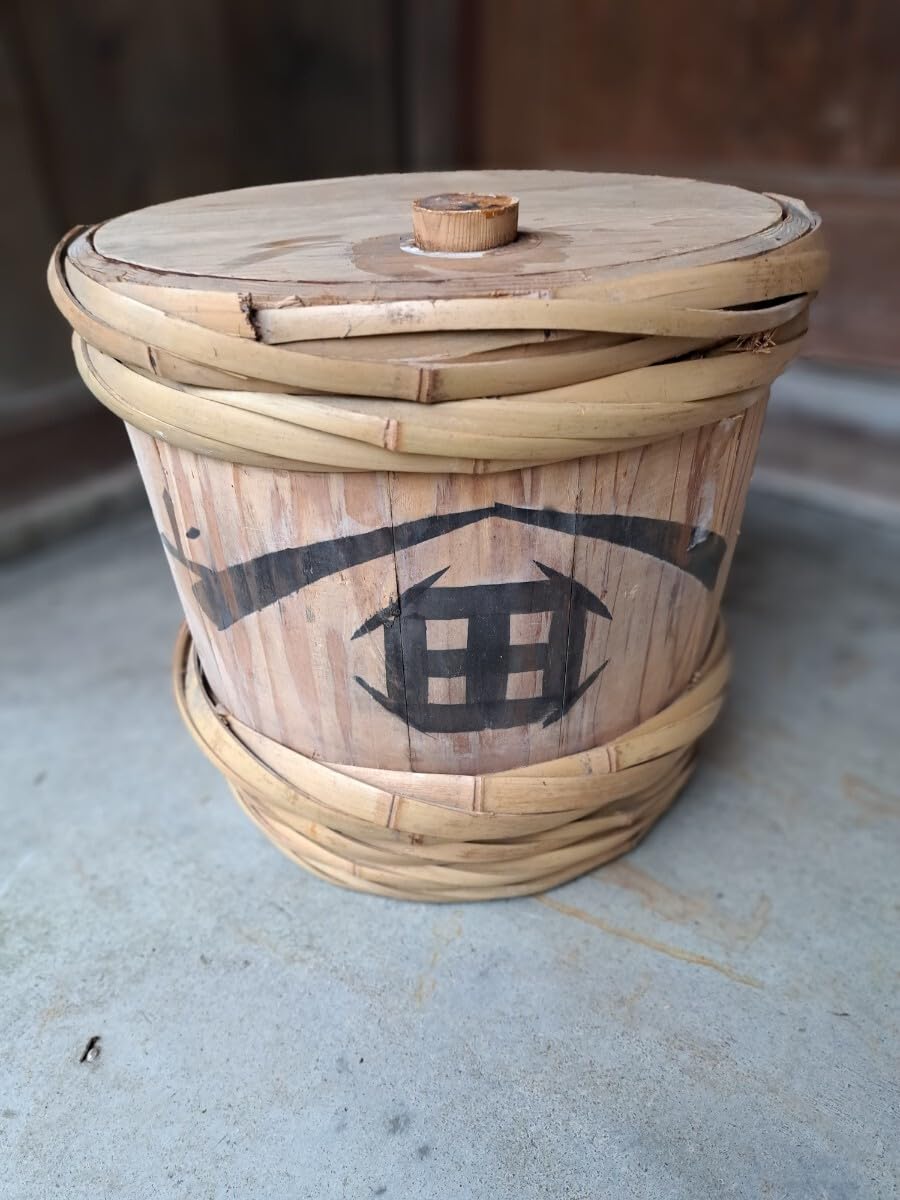 伊*こ様 大型木桶　樽　蓋付き 昭和レトロ Amazon.co.jp: 一斗樽たる太鼓桶古民具たいこ居酒屋昭和レトロたるおけ